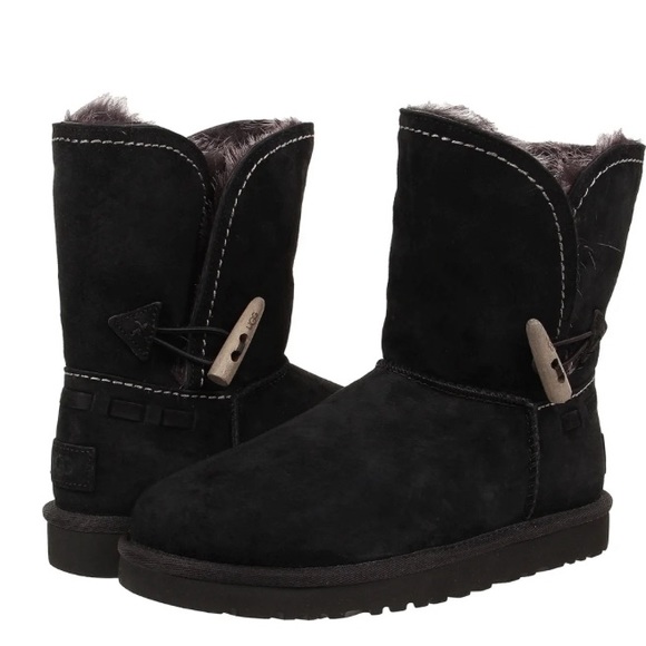 UGG Women’s Meadow buckle fold over boot in Black size 7 - Picture 1 of 9